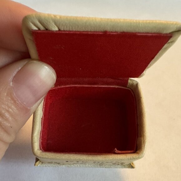 Vintage Faux-Leather Hinged Trinket Box "Puerto Rico" Souvenir, Painted Parrots - Picture 3 of 5